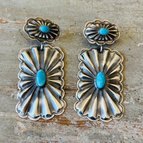 ♥️ Navajo ♥️ Glenn Livingston Sterling Silver & Waterweb Kingman Concho Earrings - Picture 4 of 11